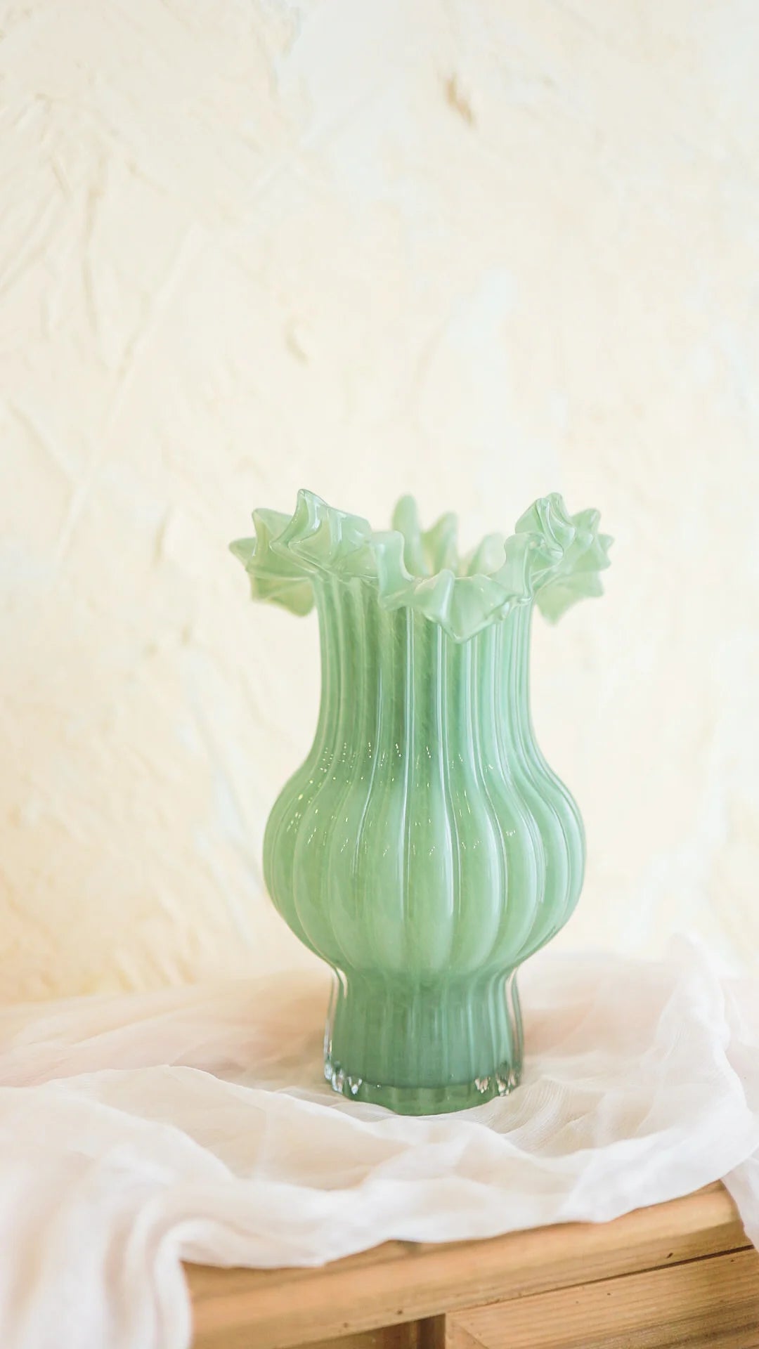 Emerald Fishtail Glass Vase (Jade Green)