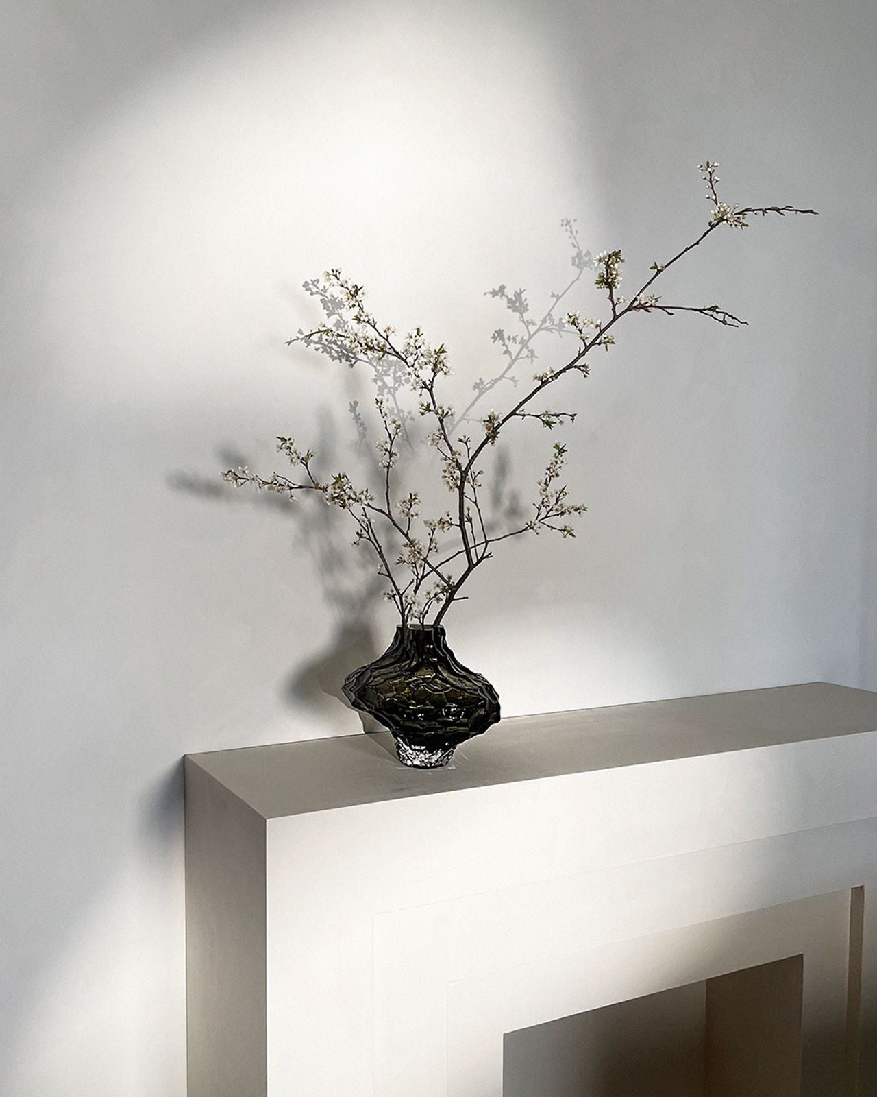 Luxury Japanese-Style Canyon Vase - Smoke